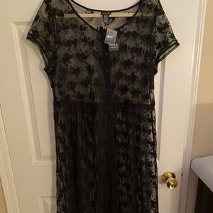 Beautiful lace floor length duster nwt